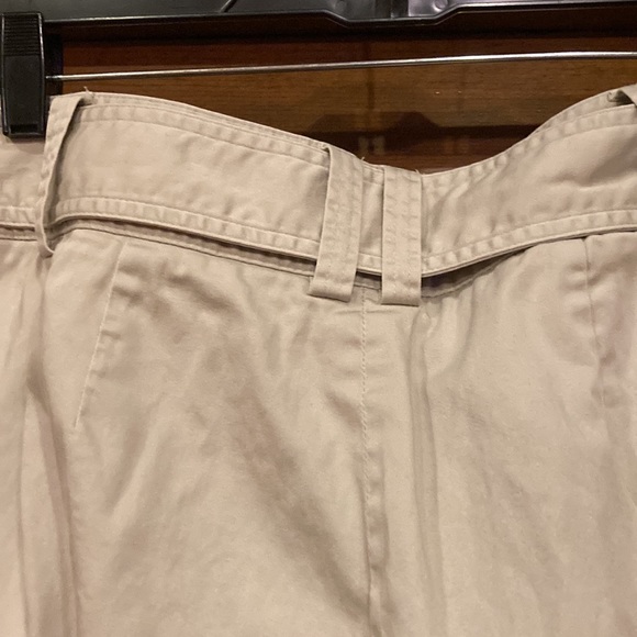 Size 18 Lane Bryant Light Khaki Capris / Clam Diggers - Picture 7 of 10